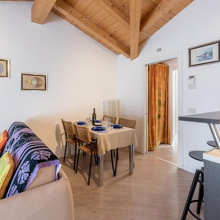 Apartamento Mansarda Di Alex E Nataly Calceranica al Lago Exterior foto