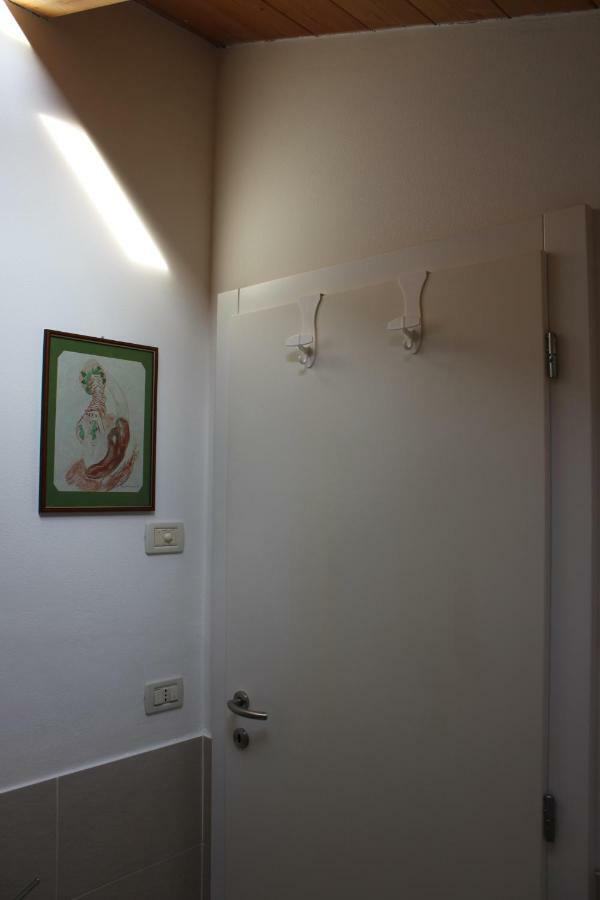 Apartamento Mansarda Di Alex E Nataly Calceranica al Lago Exterior foto
