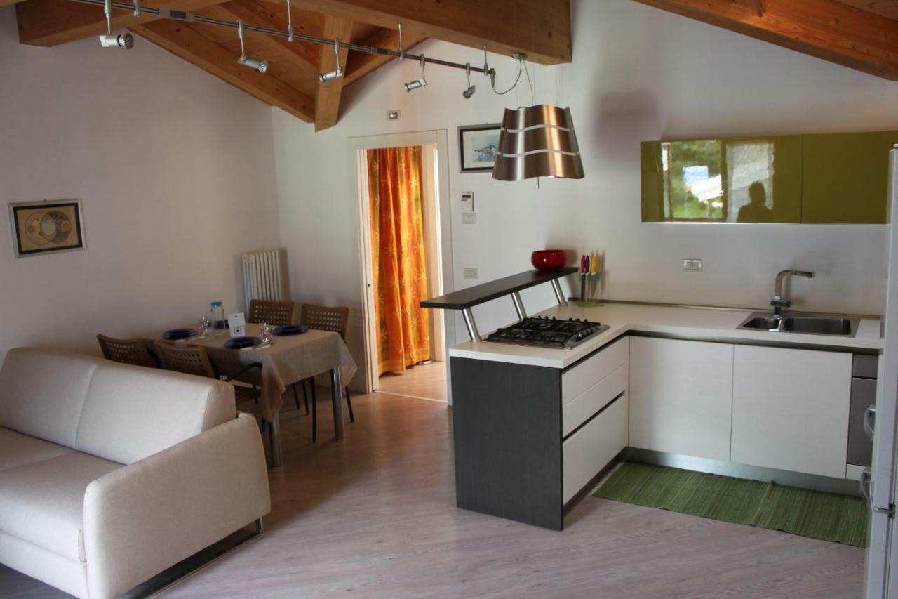 Apartamento Mansarda Di Alex E Nataly Calceranica al Lago Exterior foto