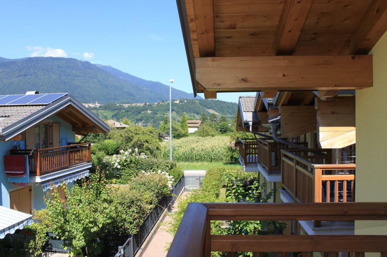Apartamento Mansarda Di Alex E Nataly Calceranica al Lago Exterior foto
