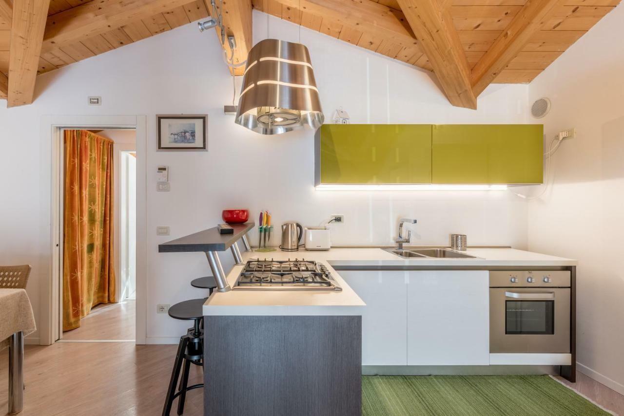 Apartamento Mansarda Di Alex E Nataly Calceranica al Lago Exterior foto