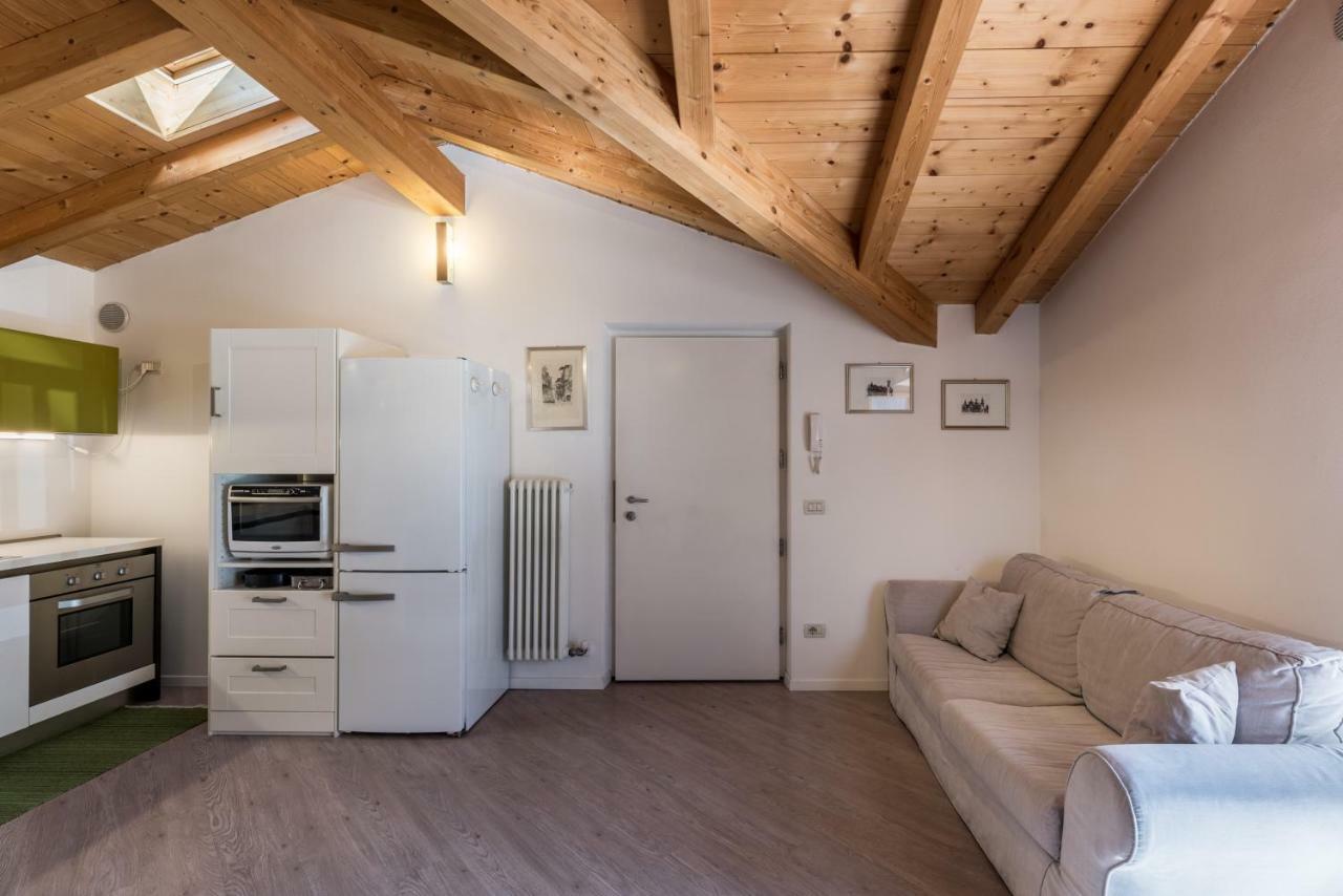 Apartamento Mansarda Di Alex E Nataly Calceranica al Lago Exterior foto