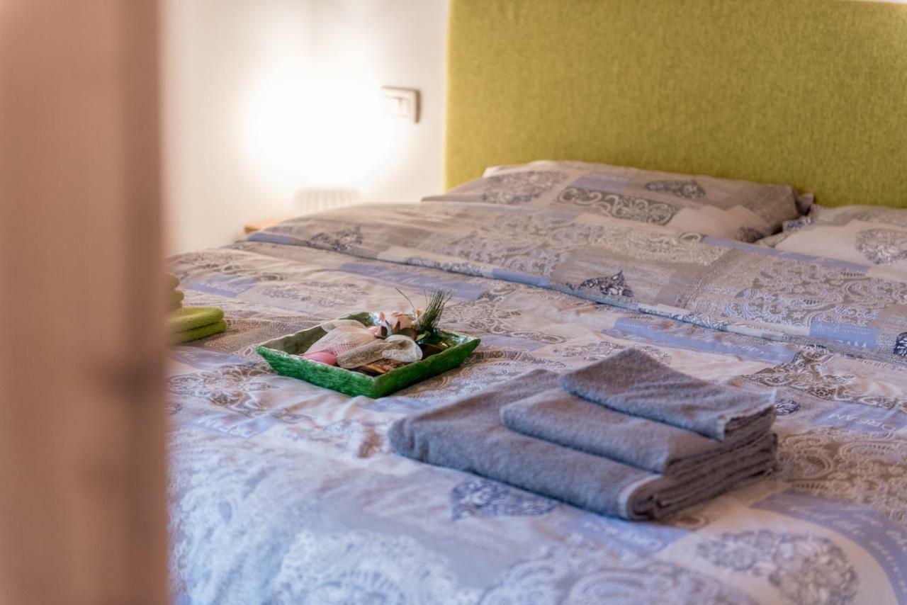 Apartamento Mansarda Di Alex E Nataly Calceranica al Lago Exterior foto