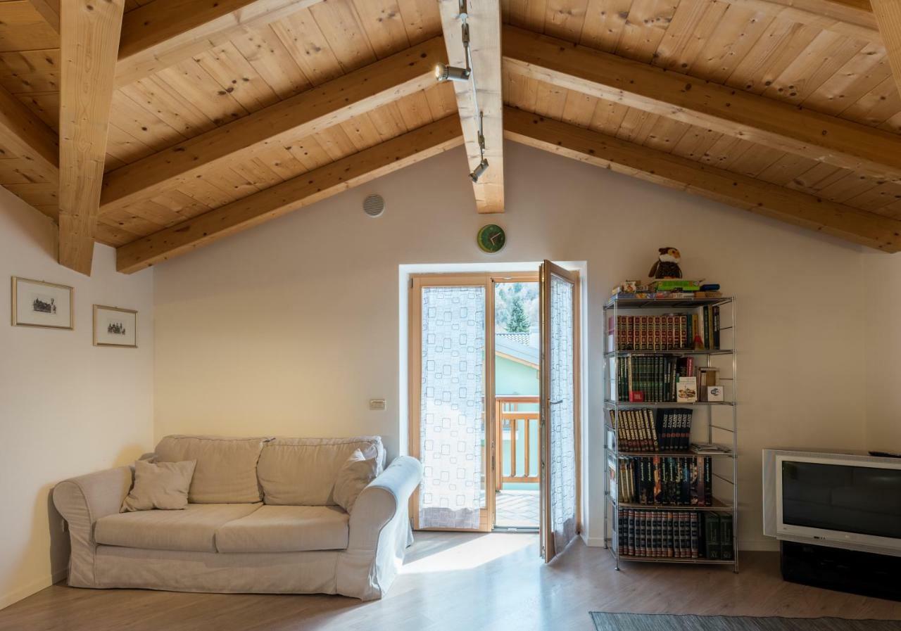 Apartamento Mansarda Di Alex E Nataly Calceranica al Lago Exterior foto