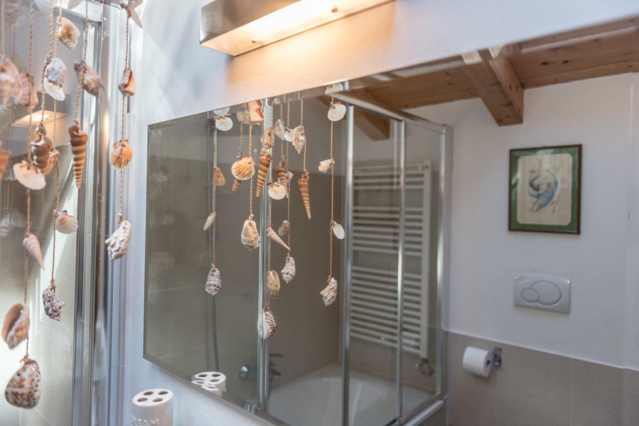Apartamento Mansarda Di Alex E Nataly Calceranica al Lago Exterior foto
