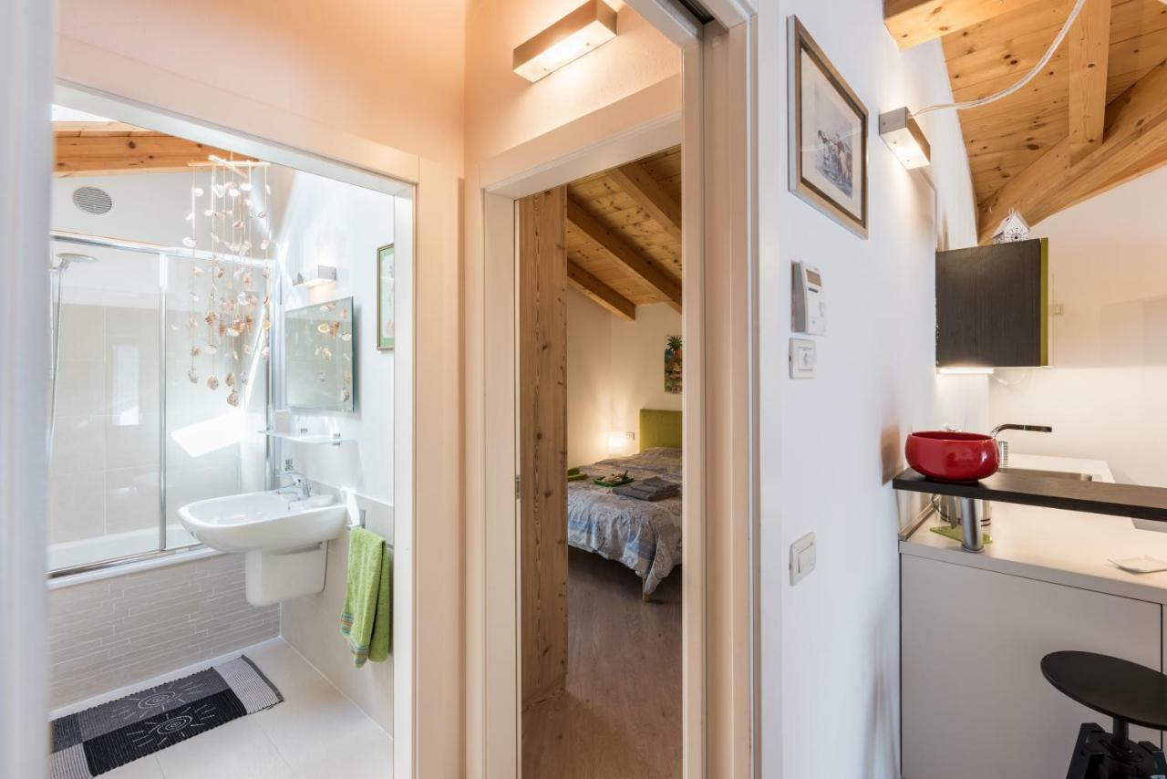 Apartamento Mansarda Di Alex E Nataly Calceranica al Lago Exterior foto