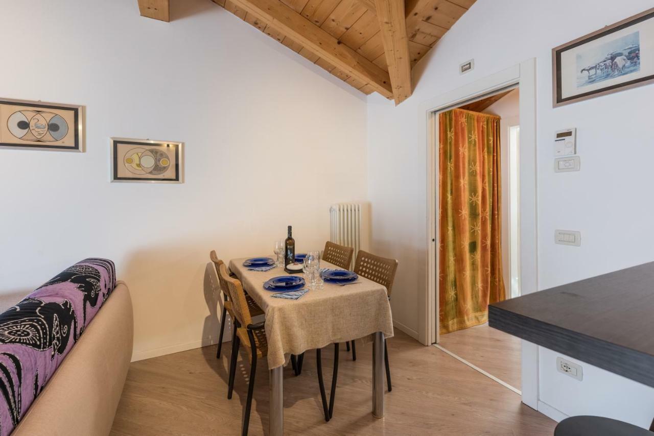 Apartamento Mansarda Di Alex E Nataly Calceranica al Lago Exterior foto