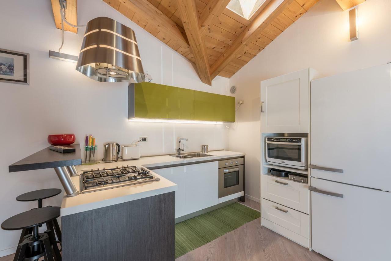 Apartamento Mansarda Di Alex E Nataly Calceranica al Lago Exterior foto