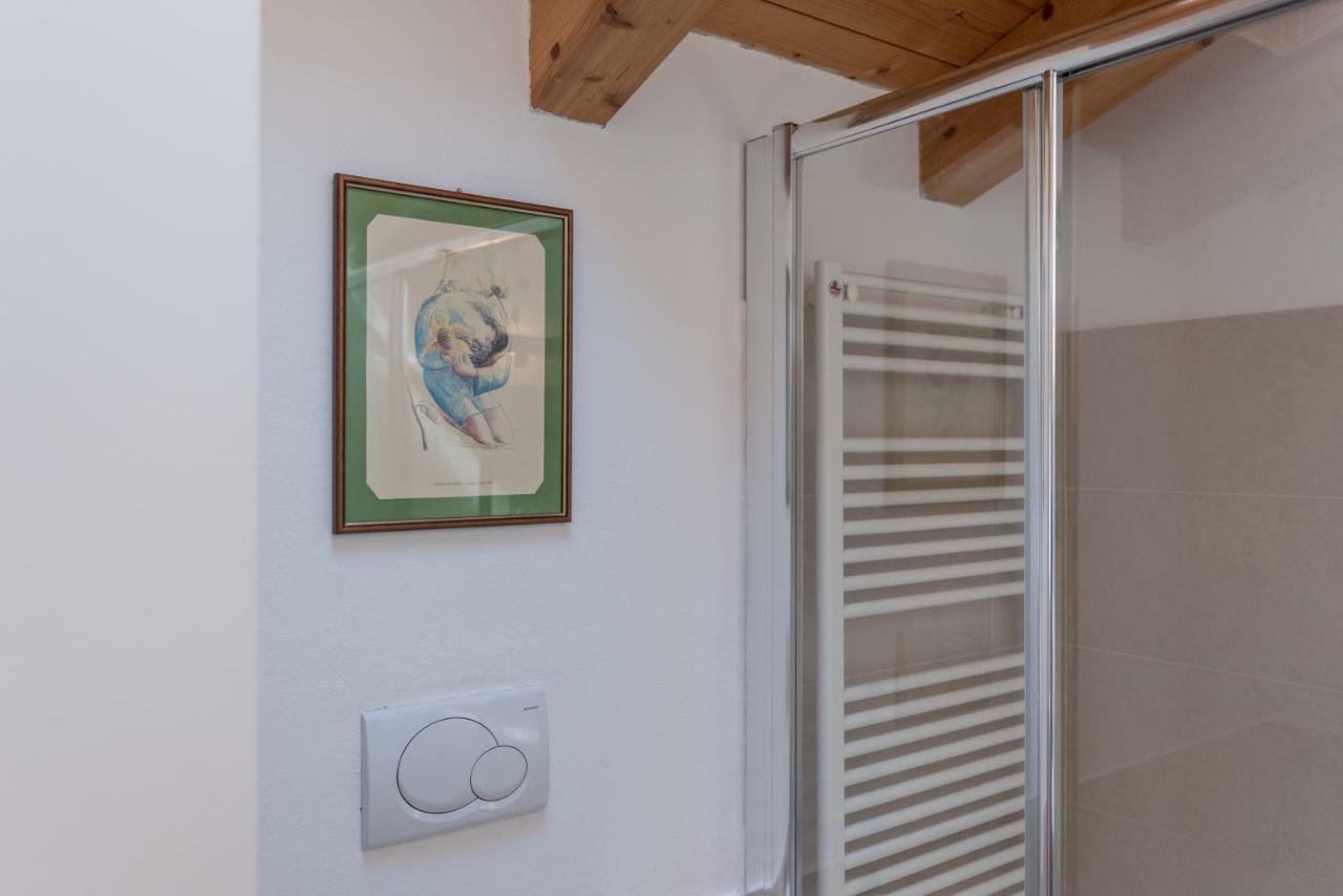 Apartamento Mansarda Di Alex E Nataly Calceranica al Lago Exterior foto